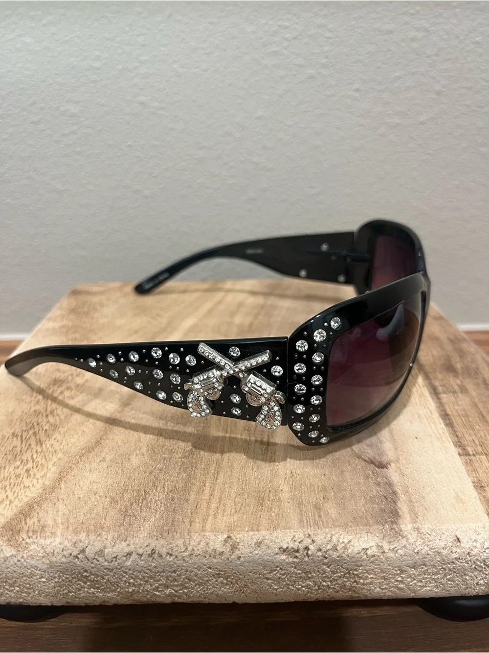 Montana West Black Crossed Pistol Rhinestone Sunglasses